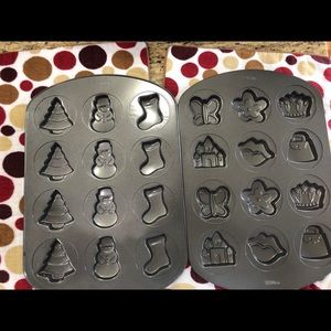 Cookie baking pans